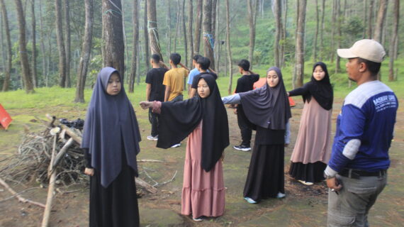 Pelatihan Seru Musrif dan Musrifah UAIS di Karacak Valley